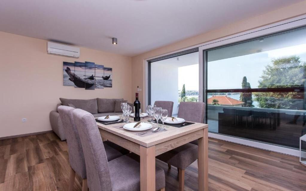 Apartments Marina Малинска Екстериор снимка