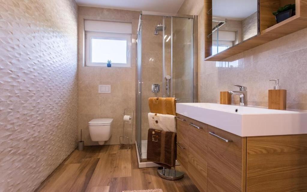 Apartments Marina Малинска Екстериор снимка