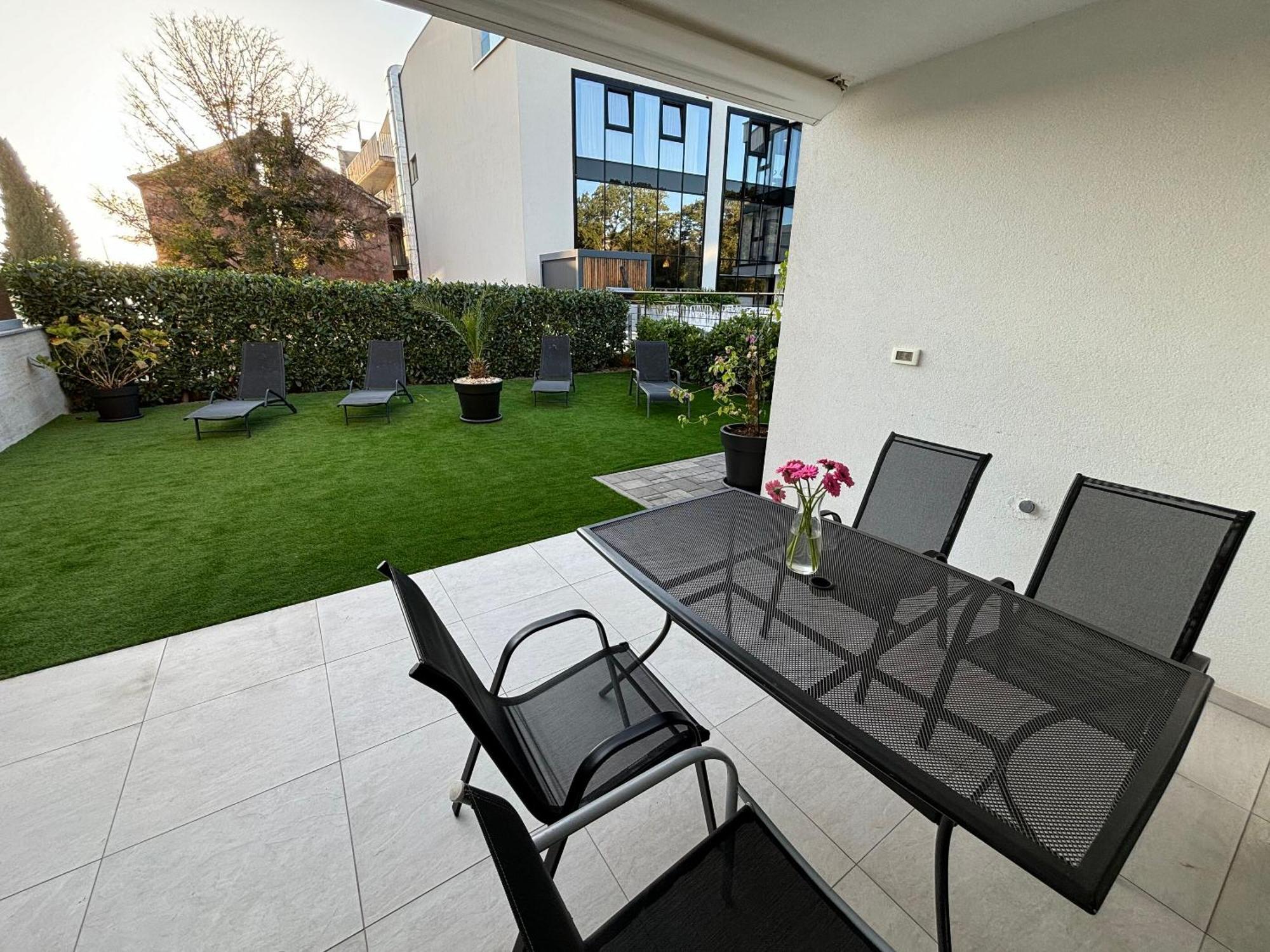Apartments Marina Малинска Екстериор снимка